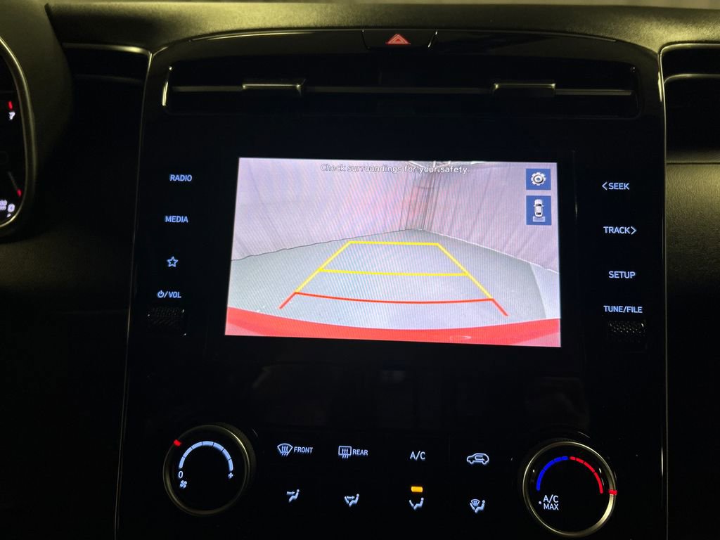 Used 2023 Hyundai Tucson SE image 16