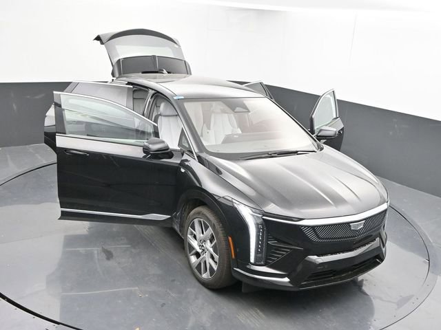 New 2025 Cadillac Optiq Luxury 1 w/ LPO, Floor Liner Package image 55