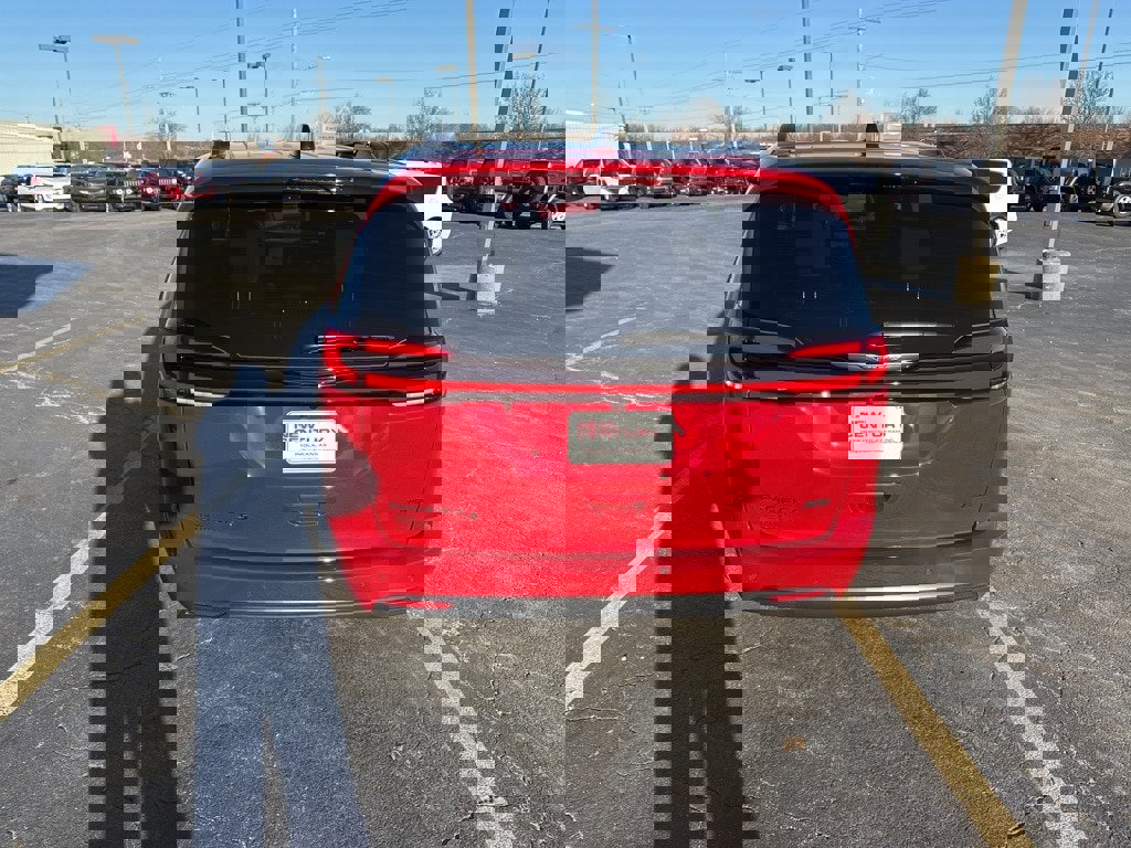 New 2026 Chrysler Pacifica Select image 6