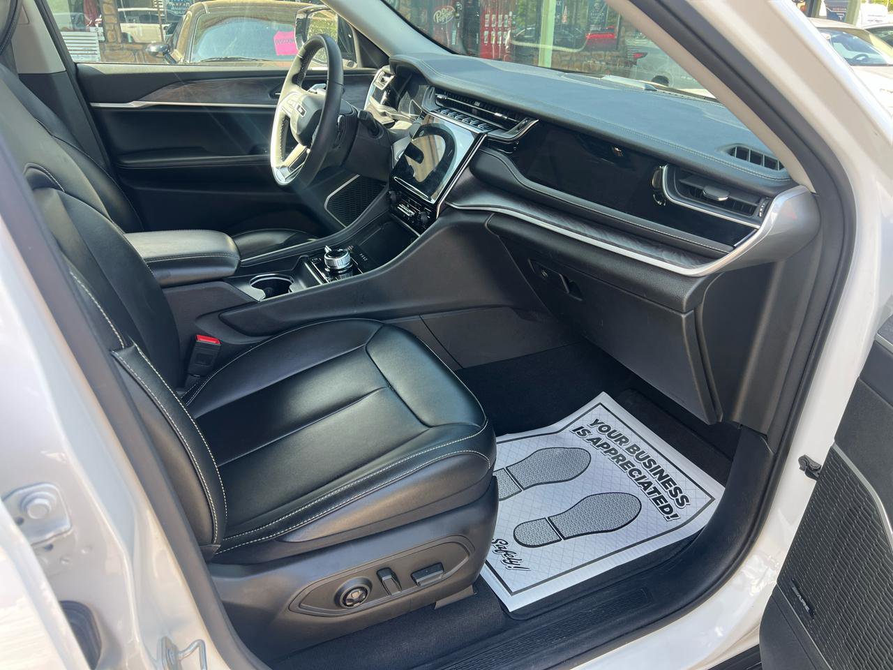 Used 2024 Jeep Grand Cherokee Limited 4xe image 16