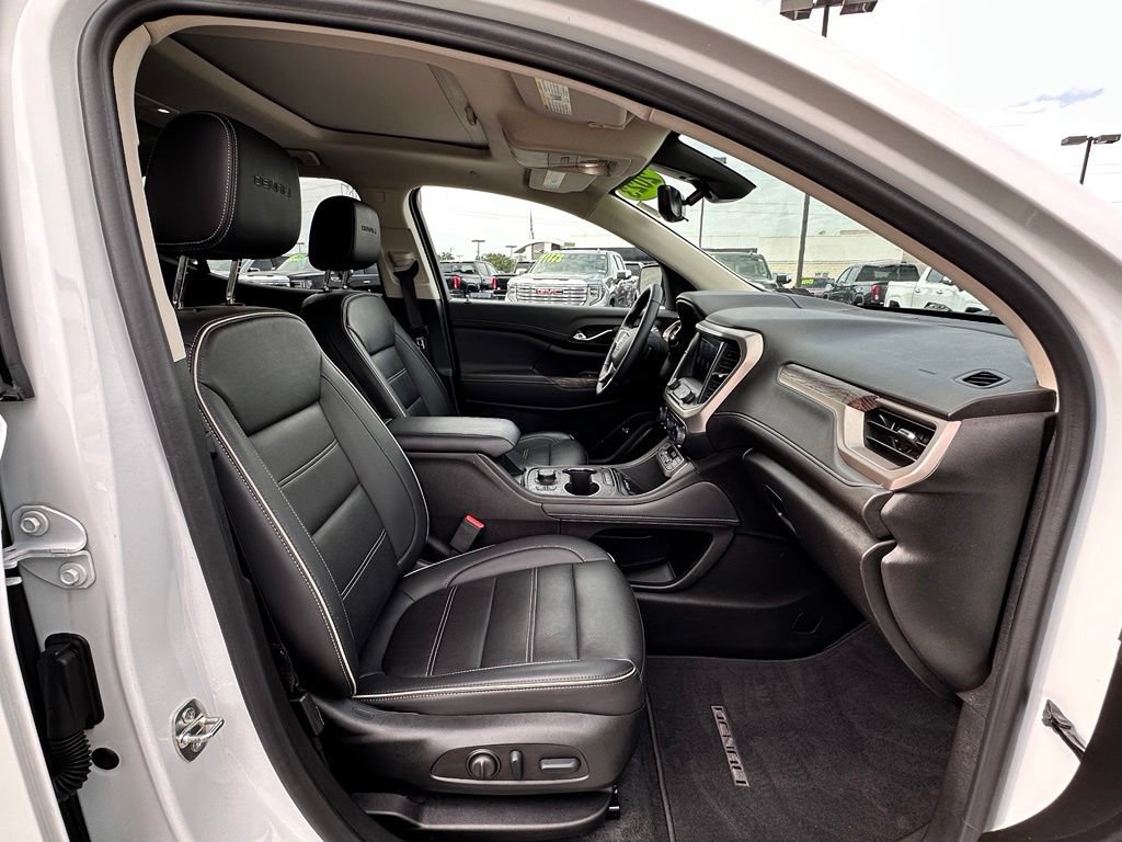 Used 2023 GMC Acadia Denali w/ Denali Ultimate Package AWD/4WD image 10