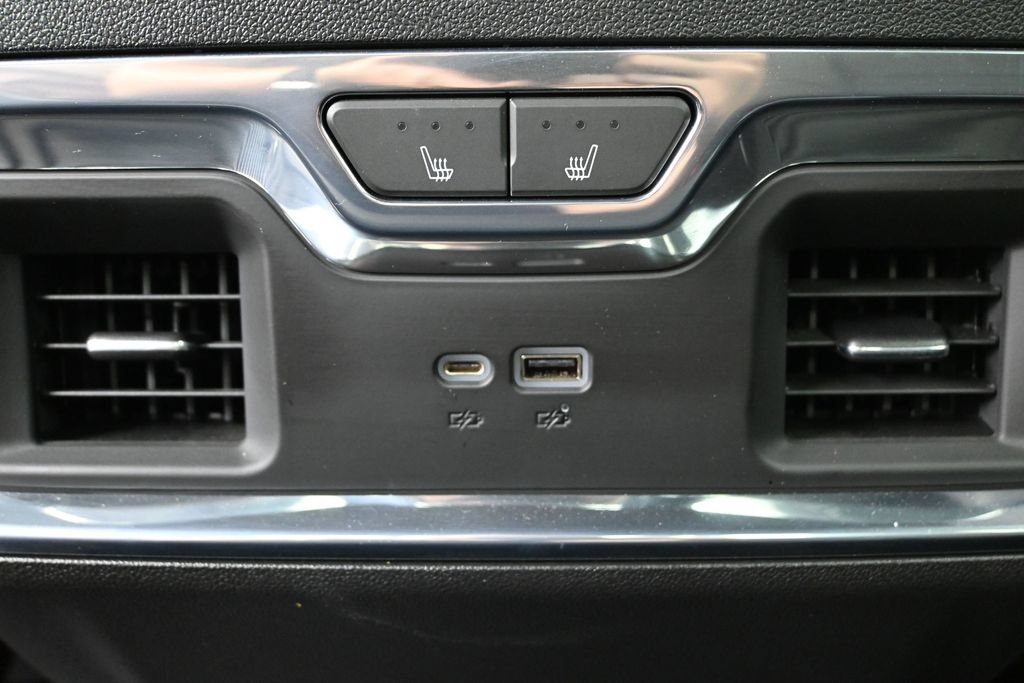 Used 2024 GMC Sierra 1500 Denali w/ Technology Package AWD/4WD image 25