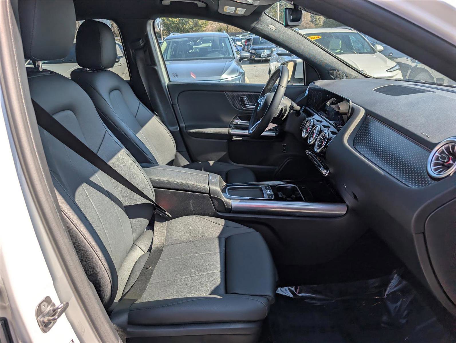 Used 2025 Mercedes-Benz GLA 250 image 11