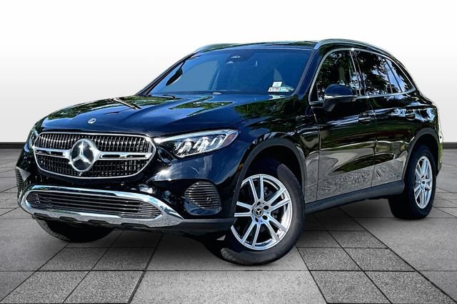 Certified 2025 Mercedes-Benz GLC 300 4MATIC image 2