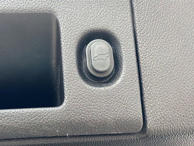 Used 2020 GMC Yukon XL SLT image 13