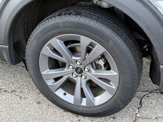 Certified 2023 Ford Explorer XLT w/ Equipment Group 202A image 5