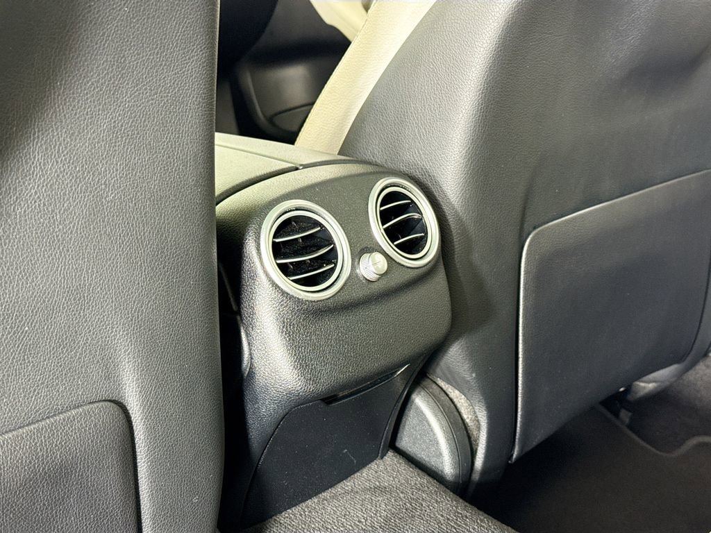 Used 2018 Mercedes-Benz C 300 Sedan image 16