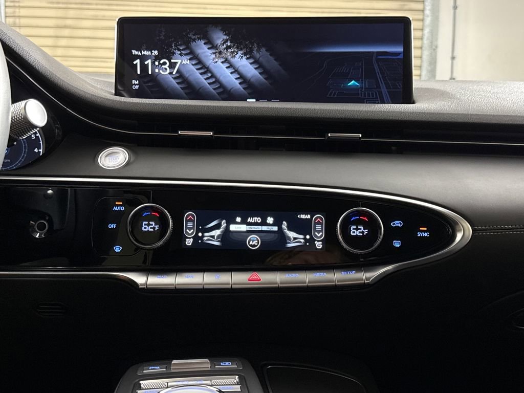 Certified 2025 Genesis GV70 2.5T image 20