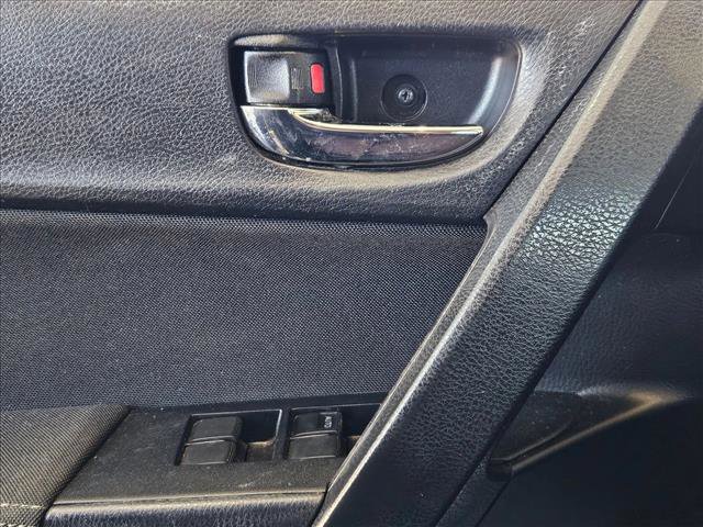 Used 2018 Toyota Corolla LE image 6