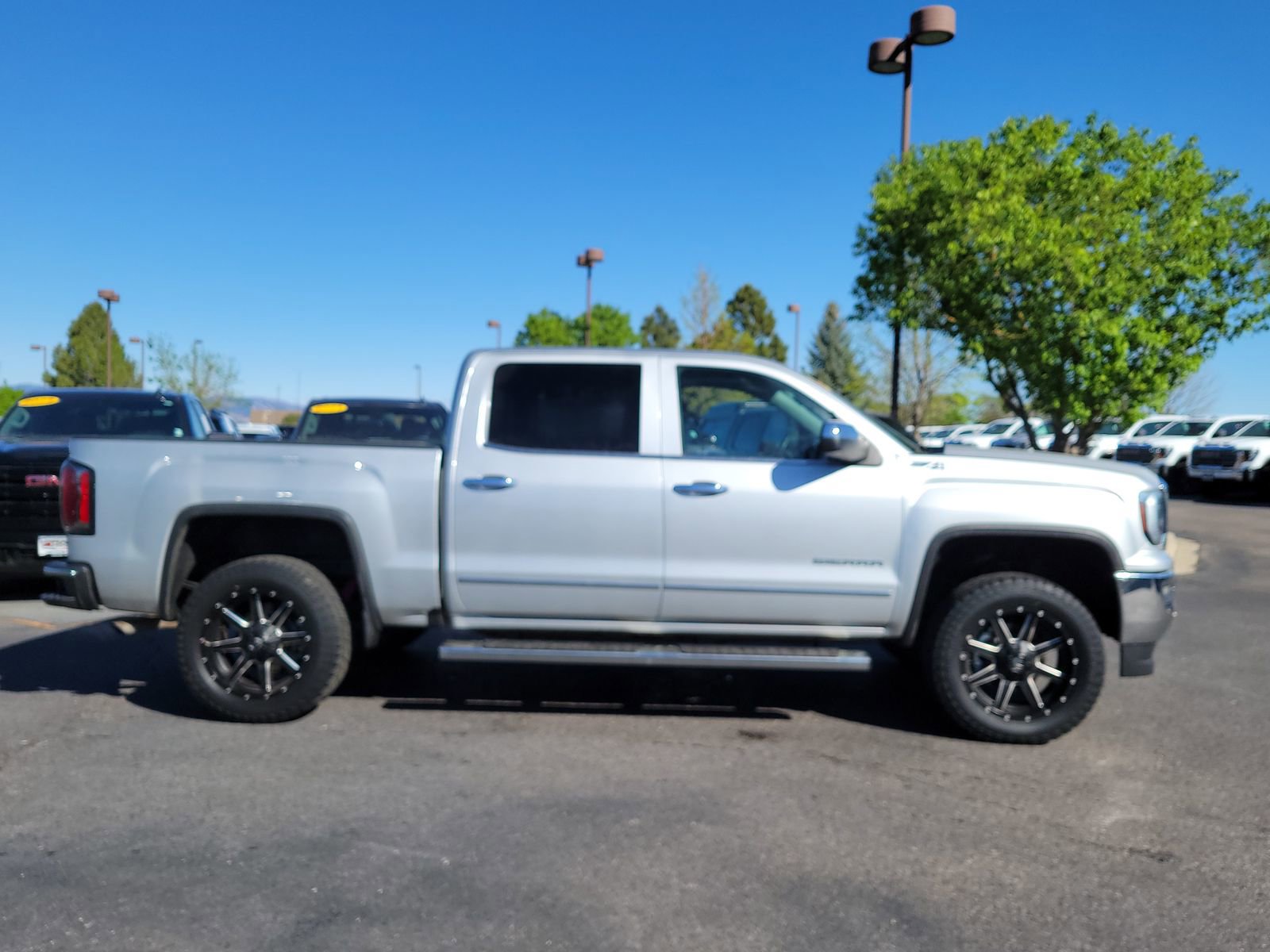 Used 2017 GMC Sierra 1500 SLT AWD/4WD image 2