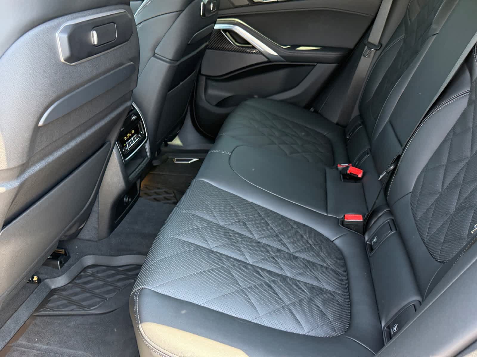 New 2026 BMW X6 M60i w/ Executive Package AWD/4WD image 18