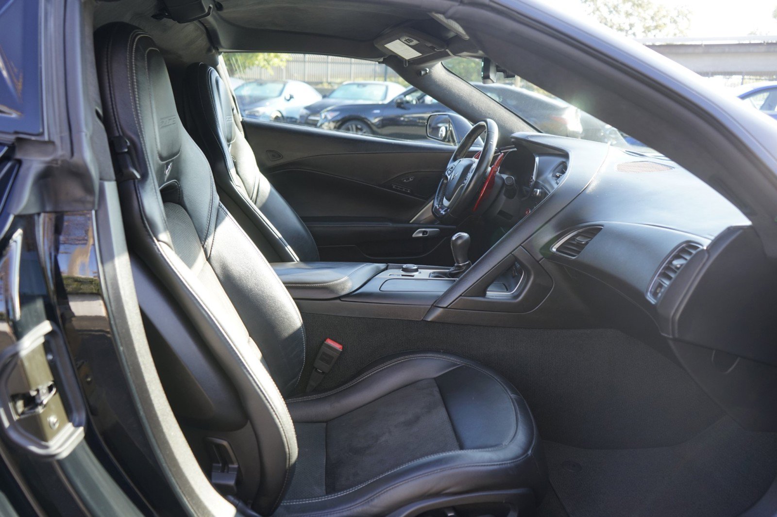 Used 2015 Chevrolet Corvette Z06 w/ 3LZ Preferred Equipment Group image 14