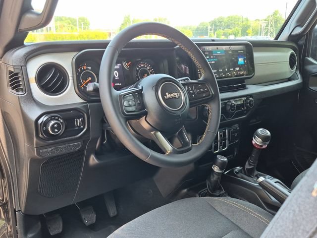 Used 2024 Jeep Gladiator Sport AWD/4WD image 29