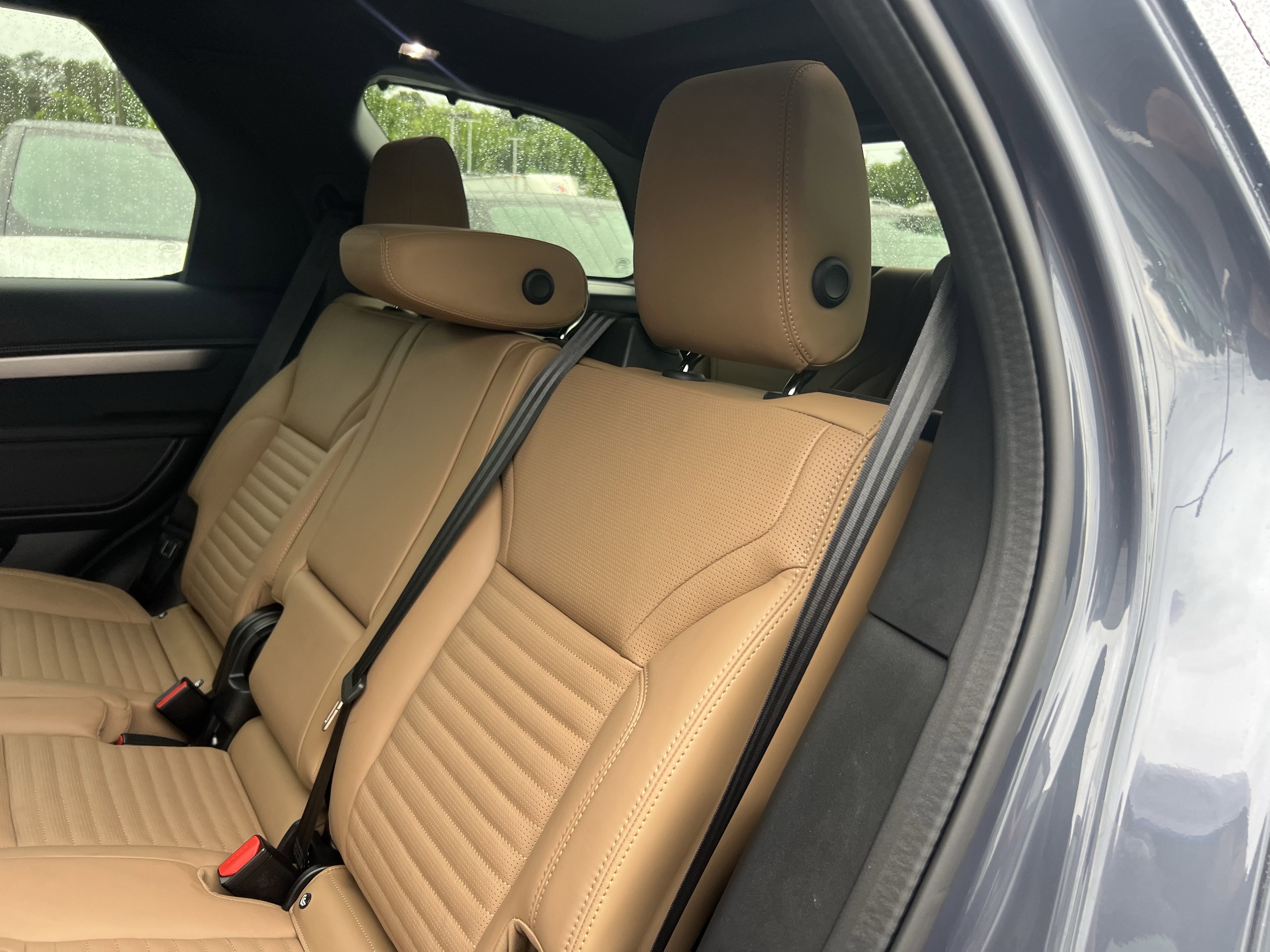 Certified 2025 Land Rover Discovery Dynamic SE AWD/4WD image 31