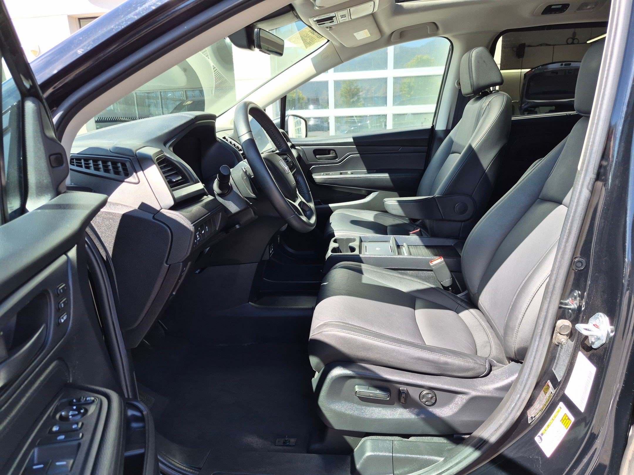 Used 2025 Honda Odyssey EX-L image 18