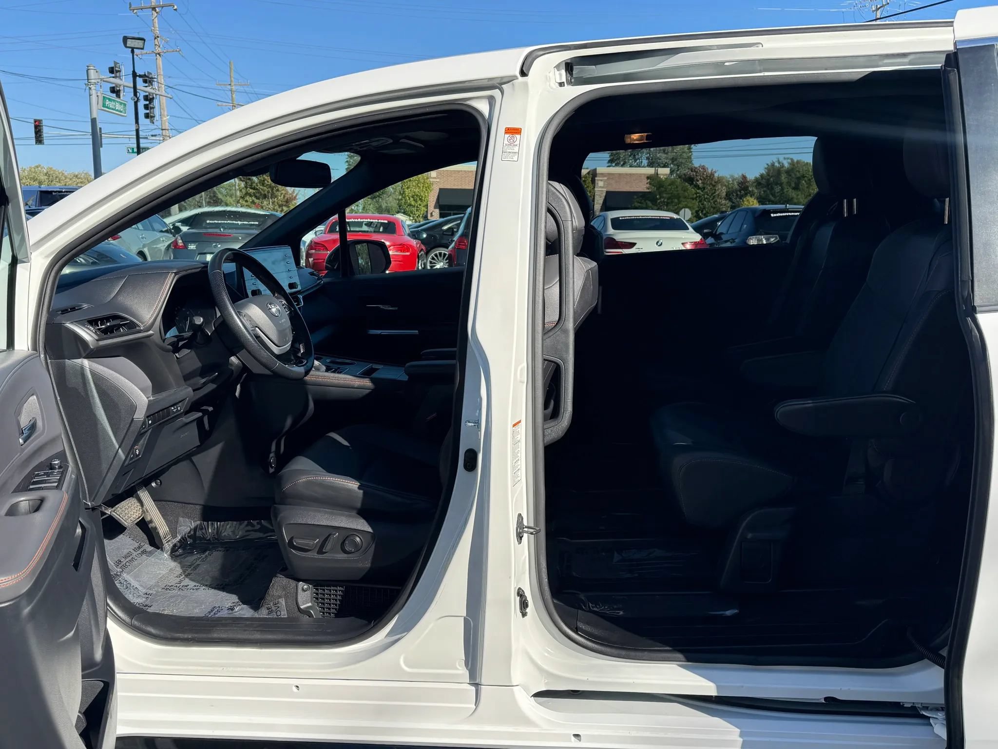 Used 2021 Toyota Sienna XSE AWD/4WD image 17