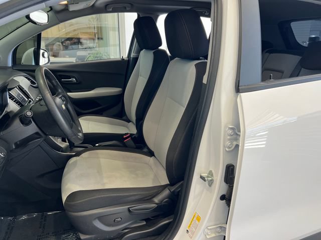 Used 2020 Chevrolet Trax LS w/ Tint and Cruise Package FWD image 34