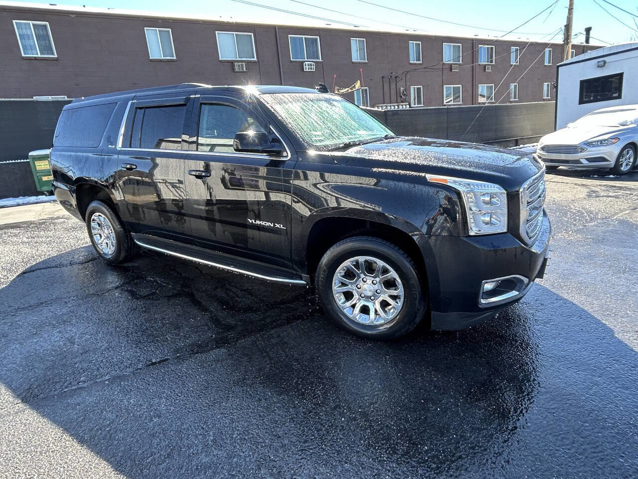 Used 2017 GMC Yukon XL SLE image 10