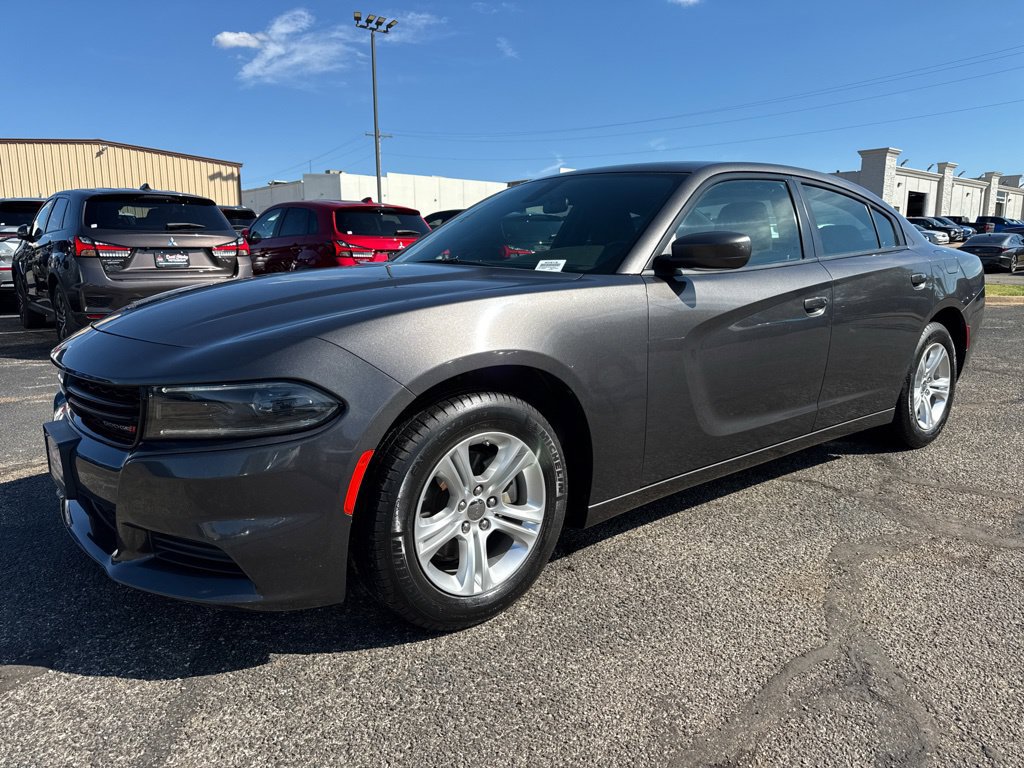 Used 2022 Dodge Charger SXT RWD image 3