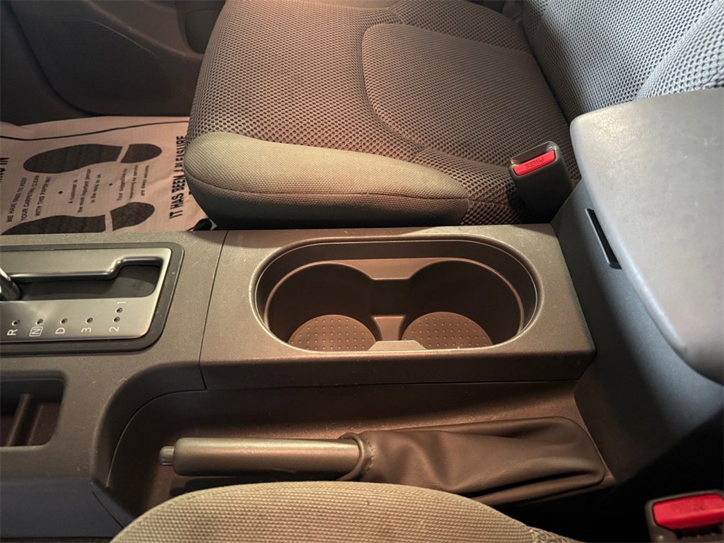 Used 2015 Nissan Frontier SV image 19