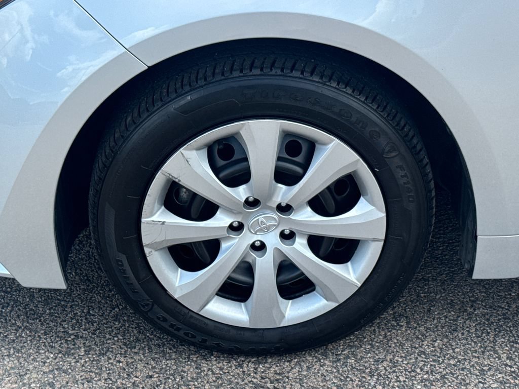 Used 2024 Toyota Corolla LE FWD image 40