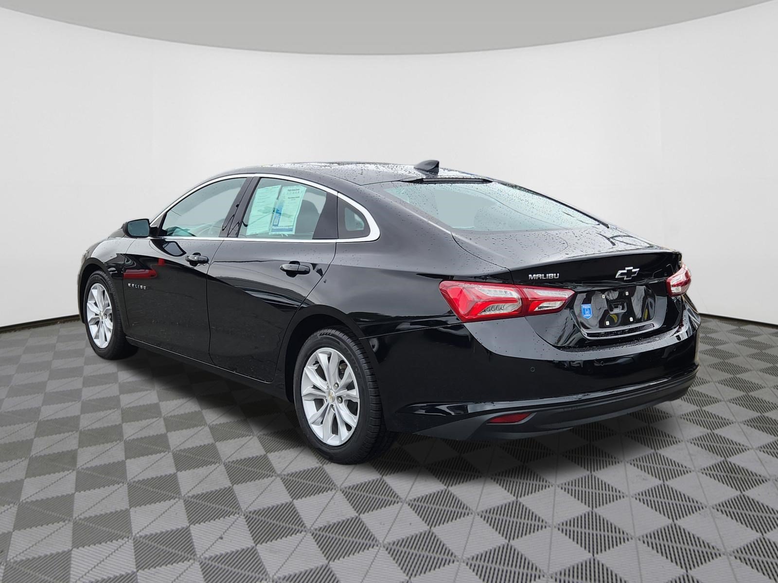Used 2022 Chevrolet Malibu LT FWD image 3