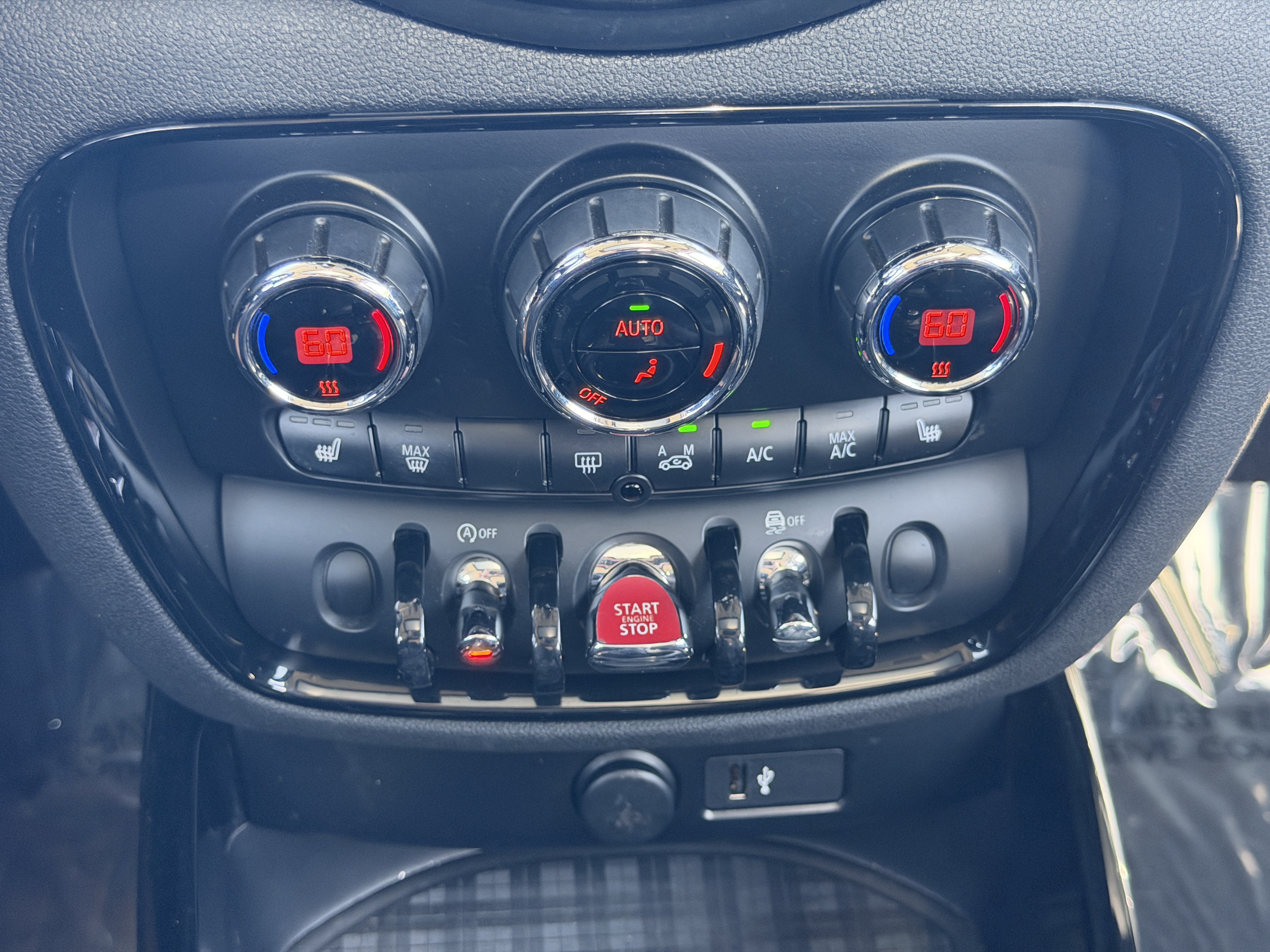 Used 2019 MINI Cooper Clubman ALL4 AWD/4WD image 27