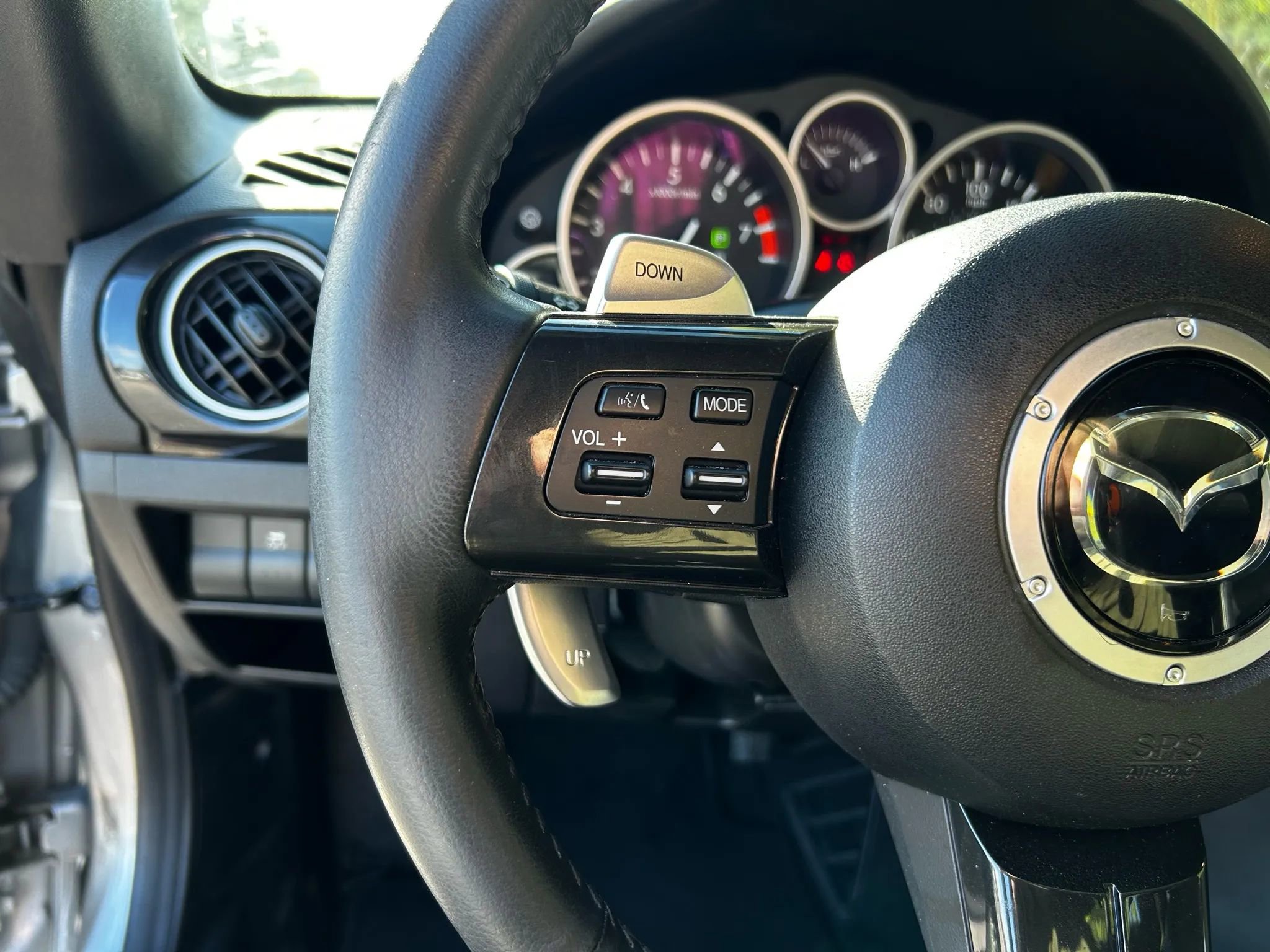 Used 2014 MAZDA MX-5 Miata Grand Touring w/ Premium Package image 15