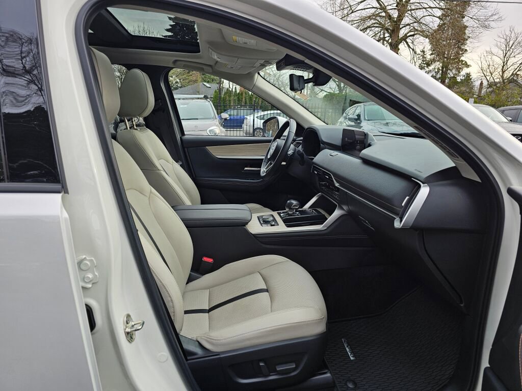 Certified 2024 MAZDA CX-90 Plug-In Hybrid w/ Premium Pkg image 11