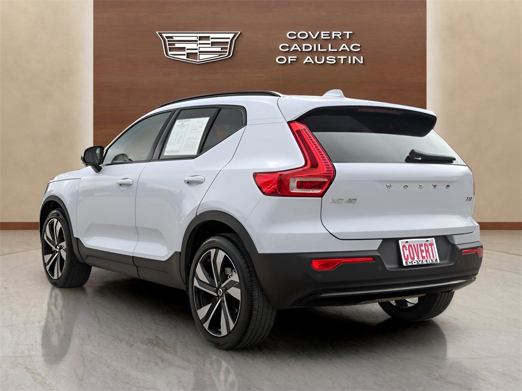 Used 2024 Volvo XC40 B5 Ultimate w/ Protection Package Premier image 3