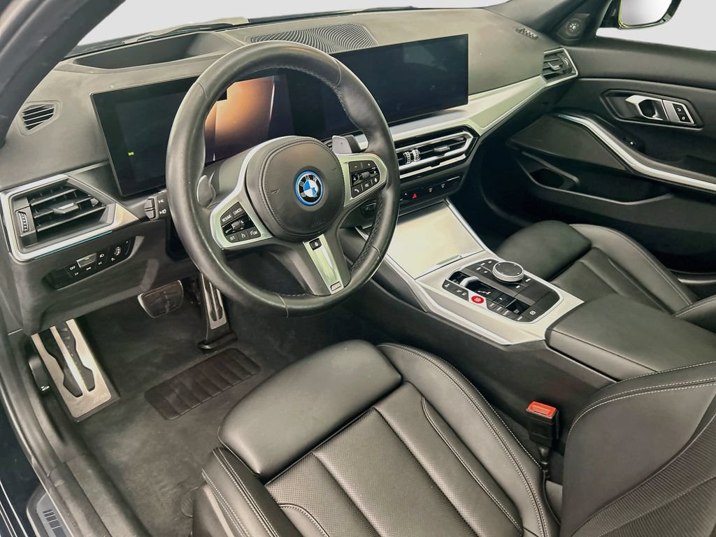Used 2023 BMW 330e w/ M Sport Package RWD image 9
