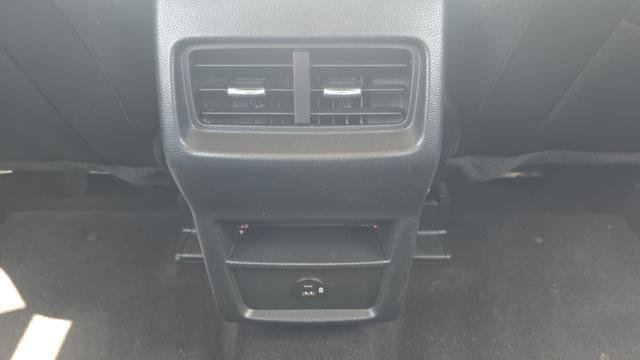 Used 2022 Ford Edge SE w/ Black Appearance Package image 19