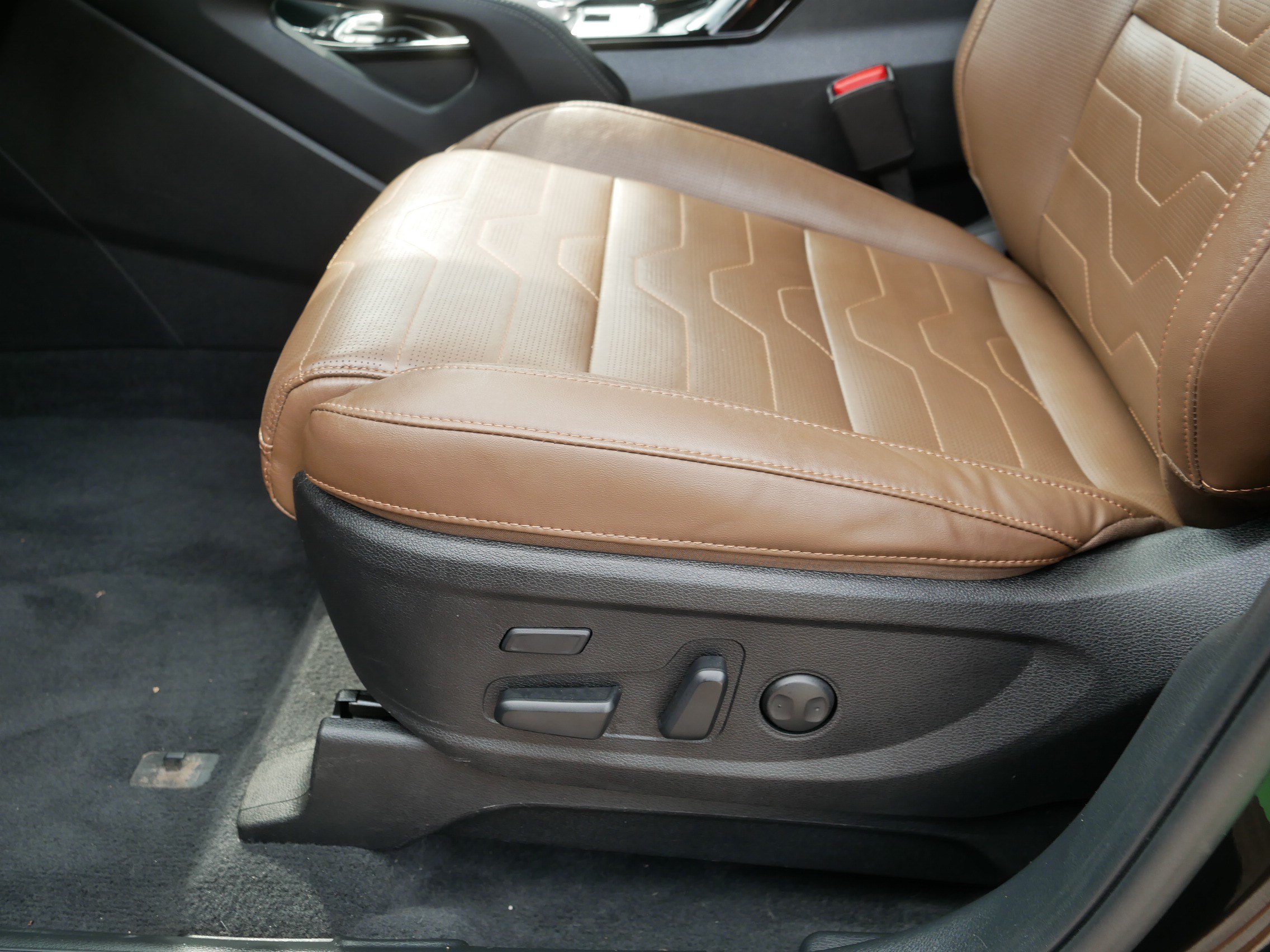 Certified 2022 Kia Telluride SX w/ SX Prestige Package AWD/4WD image 20