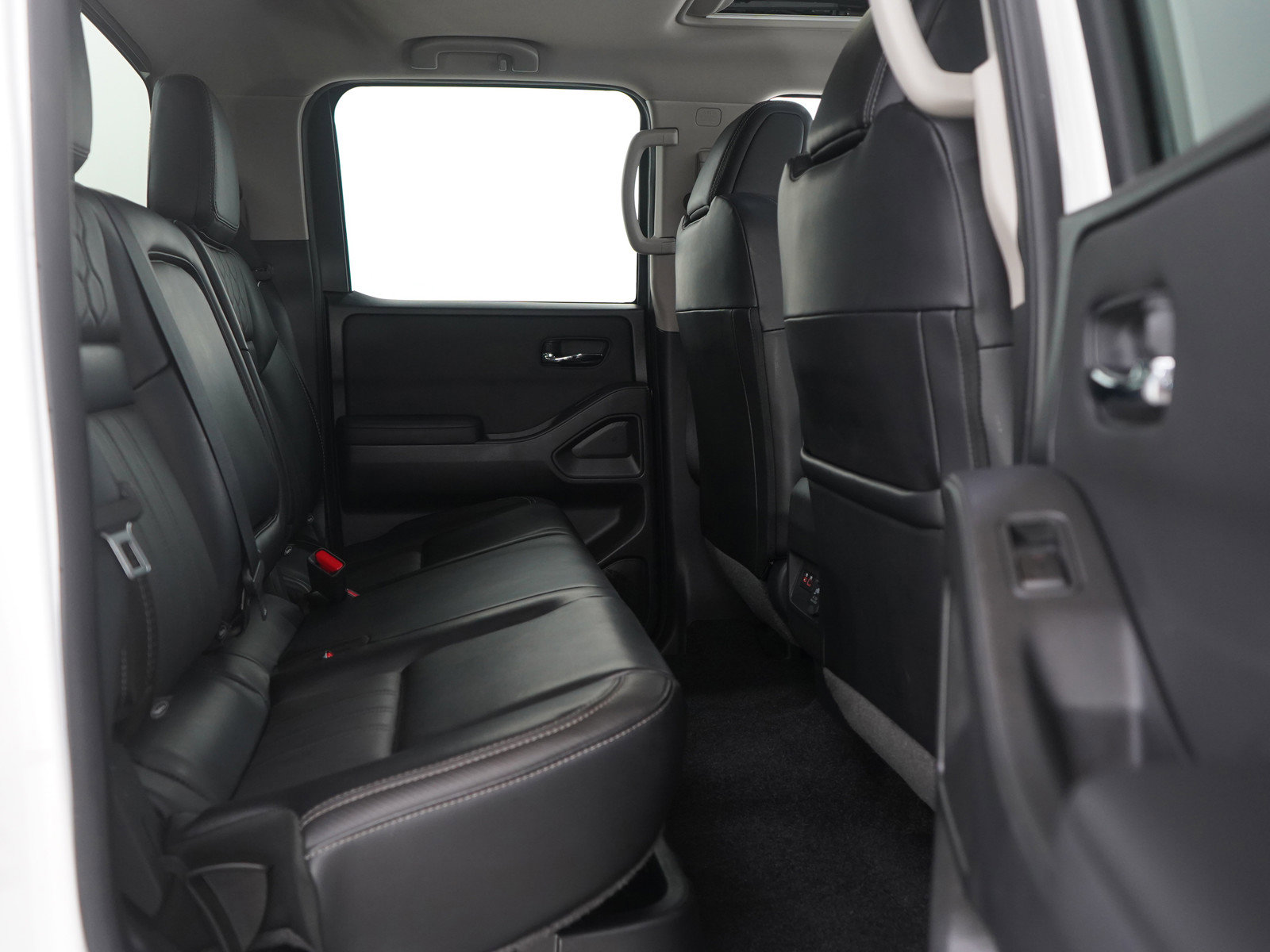 Used 2024 Nissan Frontier SL w/ Technology Package image 12