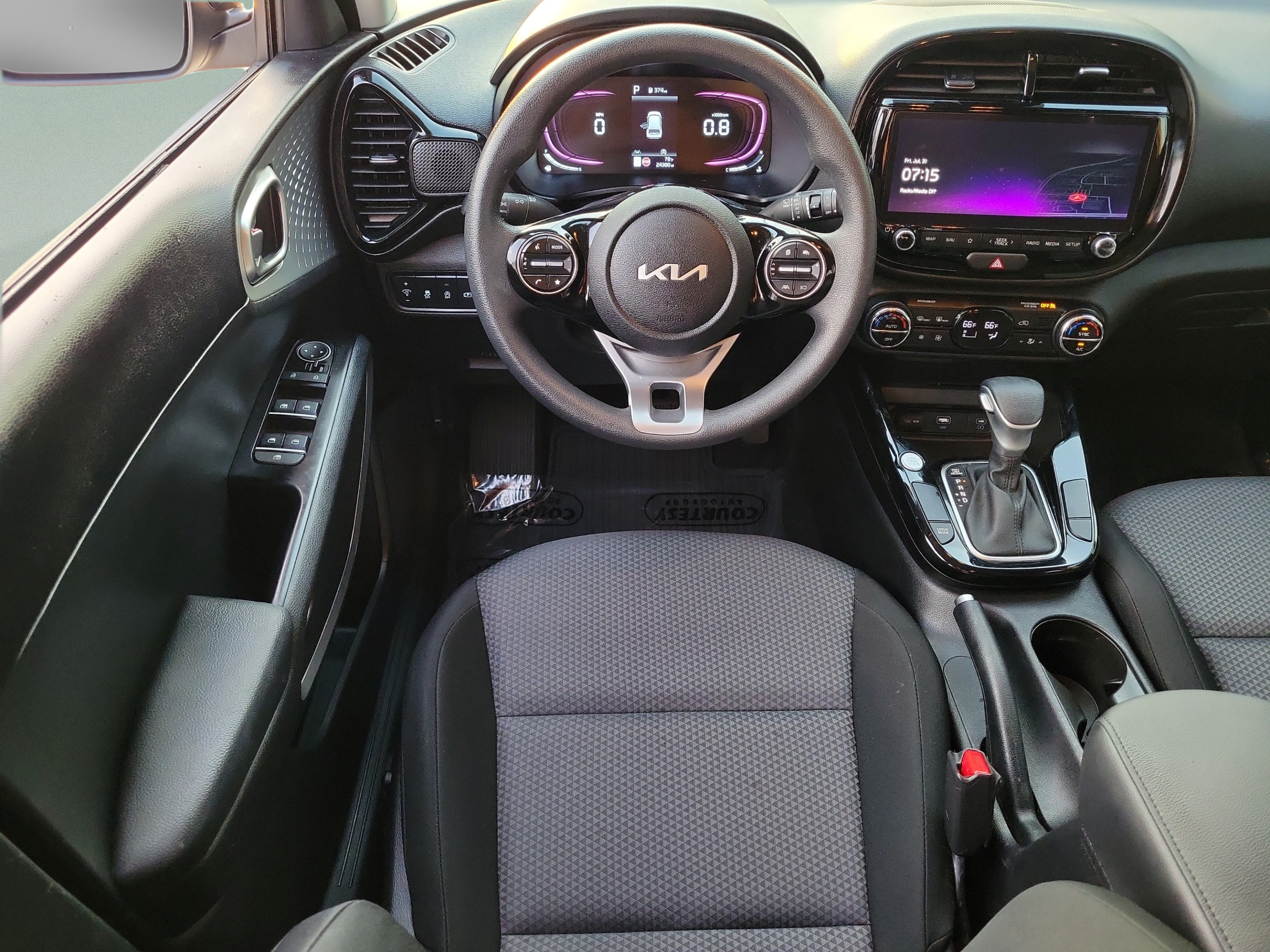 Certified 2023 Kia Soul S FWD image 9