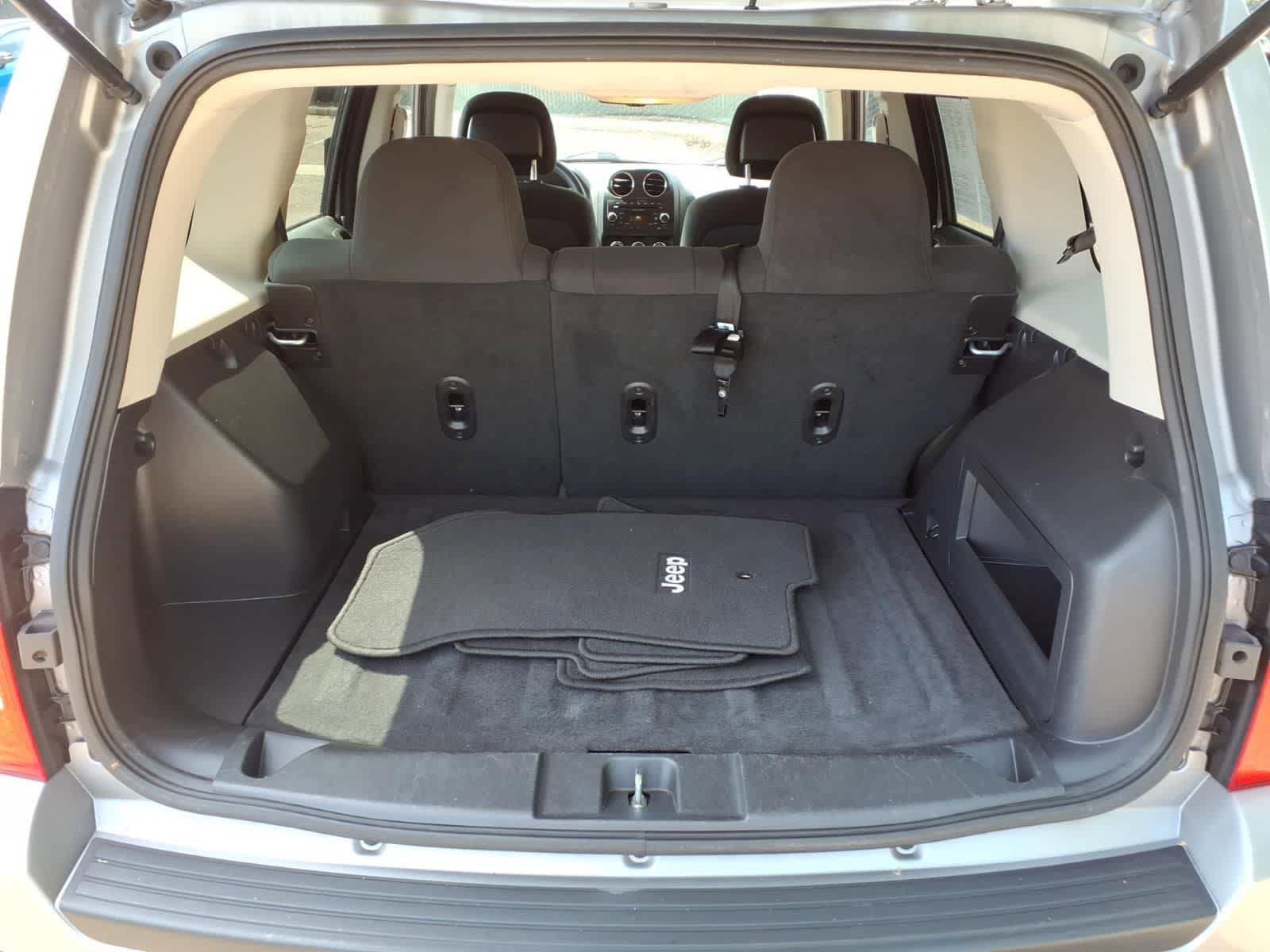 Used 2016 Jeep Patriot Sport w/ Power Value Group FWD image 6