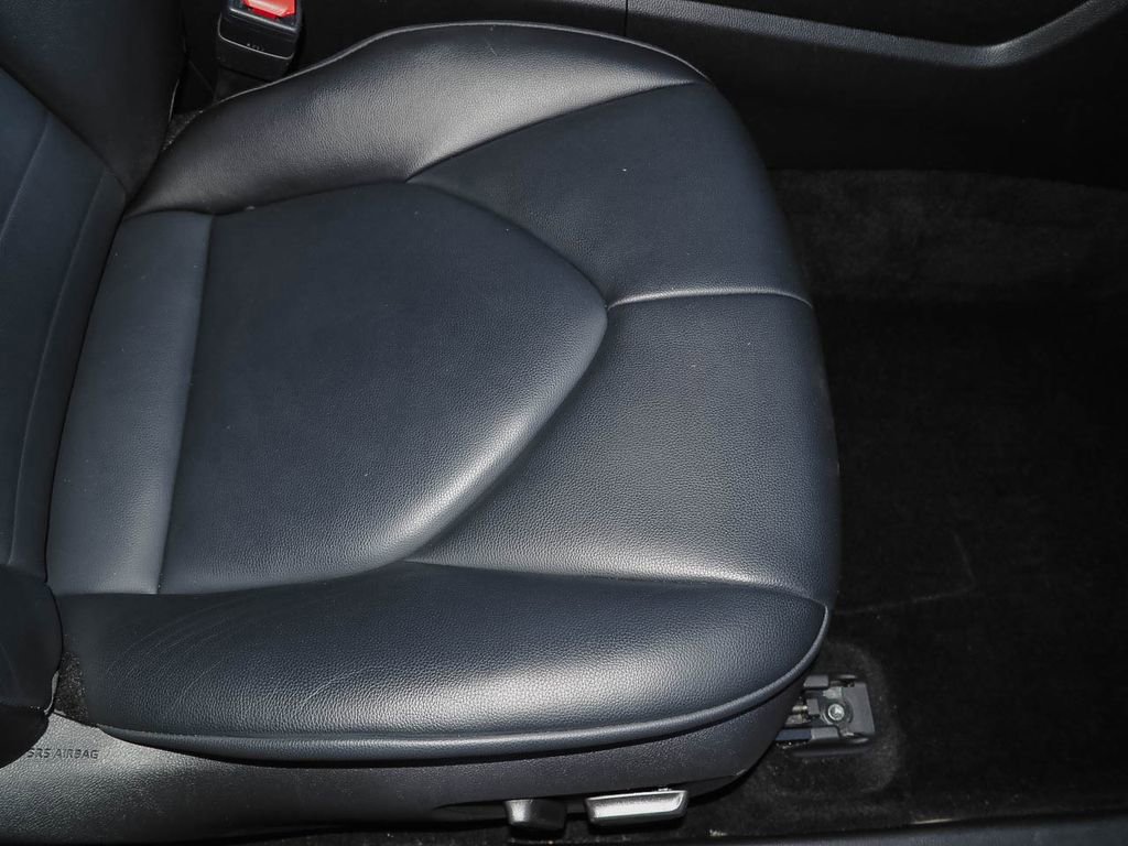 Used 2022 Toyota Highlander XLE image 19