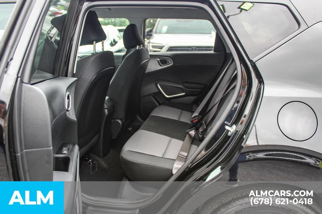 Used 2025 Kia Soul LX w/ LX Technology Package FWD image 18