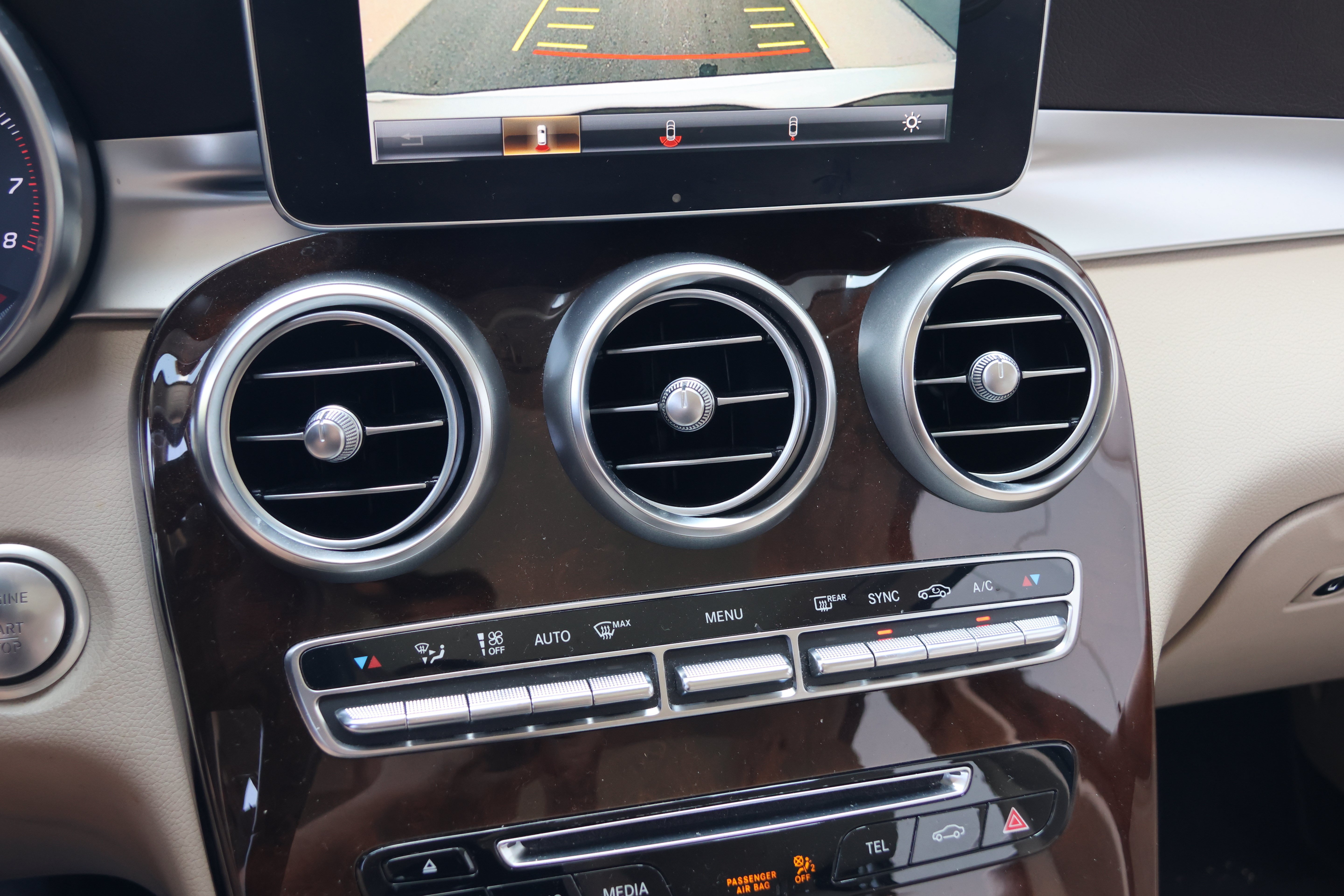 Used 2018 Mercedes-Benz GLC 300 4MATIC image 27