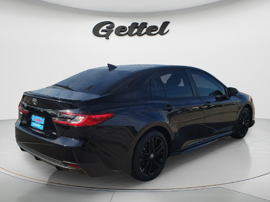 Used 2026 Toyota Camry SE FWD image 5