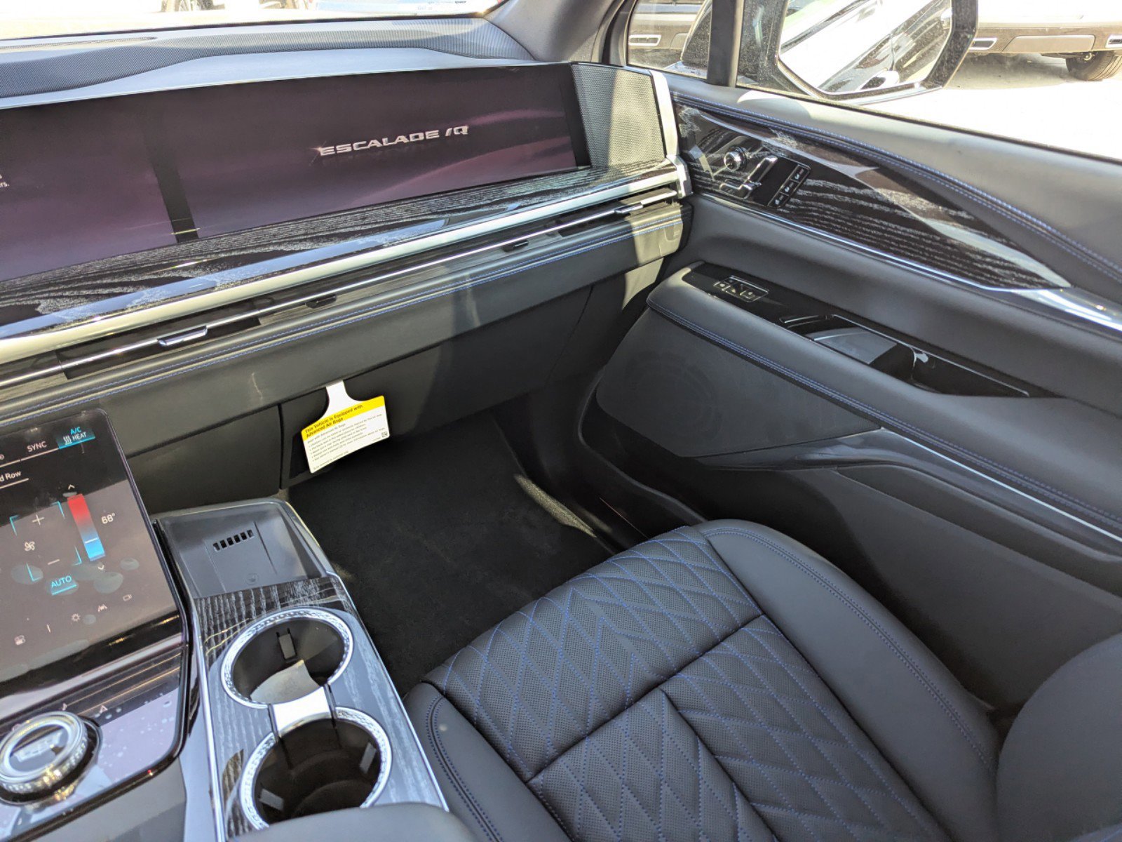 New 2025 Cadillac Escalade IQ Luxury 1 w/ Smart Trailering package AWD/4WD image 16