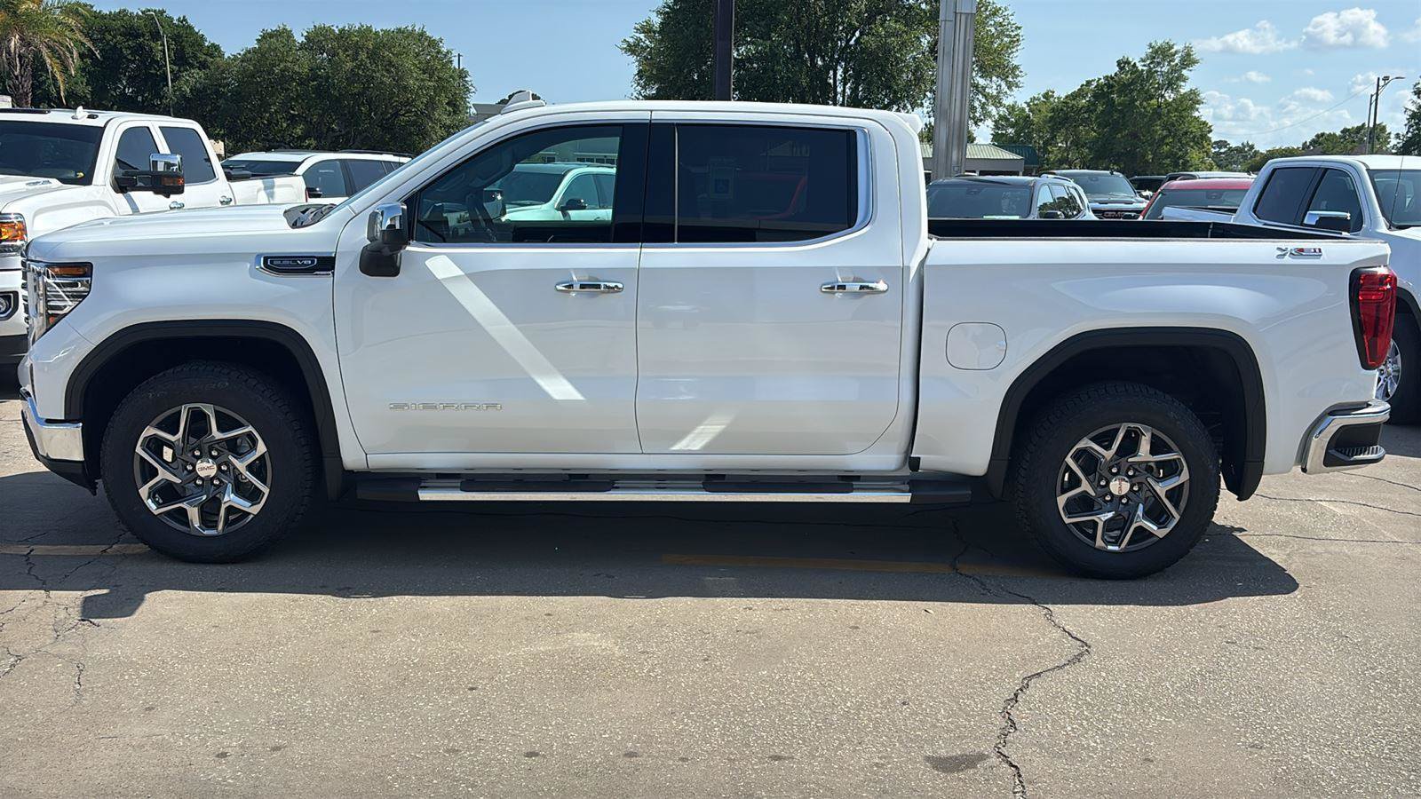 New 2026 GMC Sierra 1500 SLT w/ SLT Premium Plus Package AWD/4WD image 4