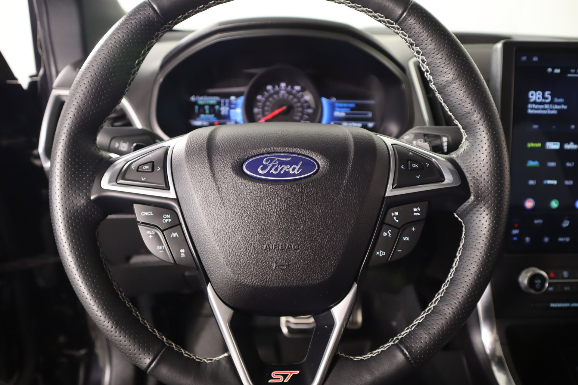 Used 2024 Ford Edge ST w/ Equipment Group 401A image 3