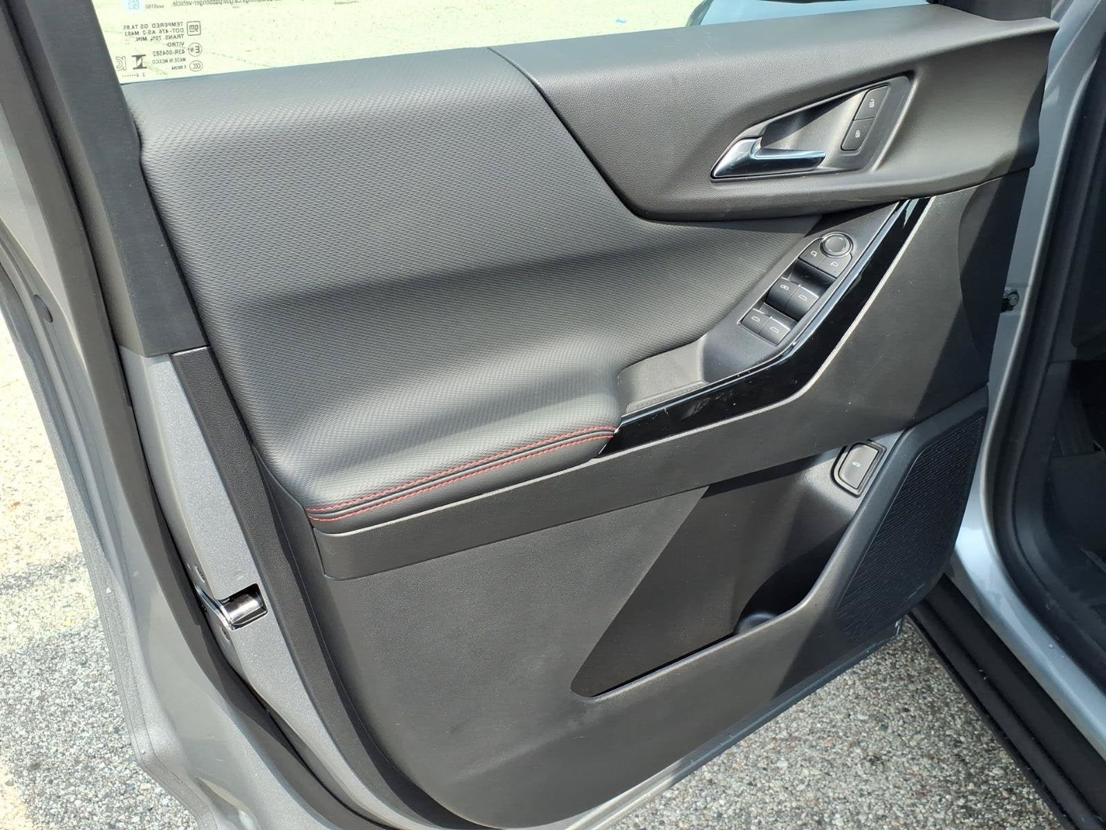 New 2027 Chevrolet Equinox RS w/ LPO, Floor Liner Package AWD/4WD image 17