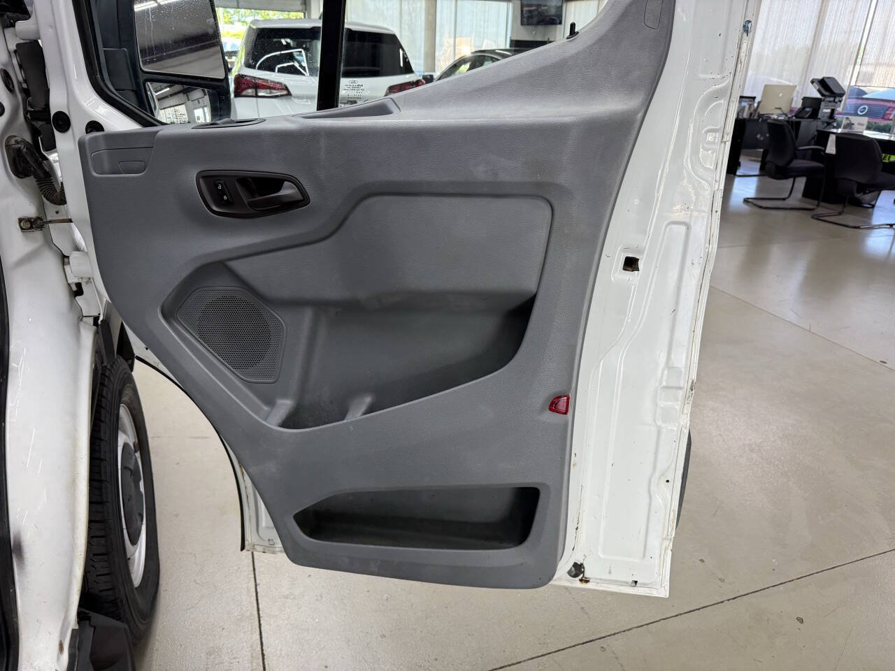 Used 2016 Ford Transit 250 130 Low Roof RWD image 13
