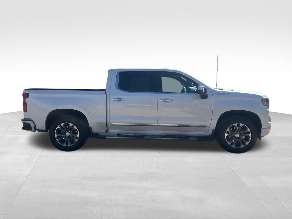 Used 2024 Chevrolet Silverado 1500 High Country w/ Technology Package AWD/4WD image 9