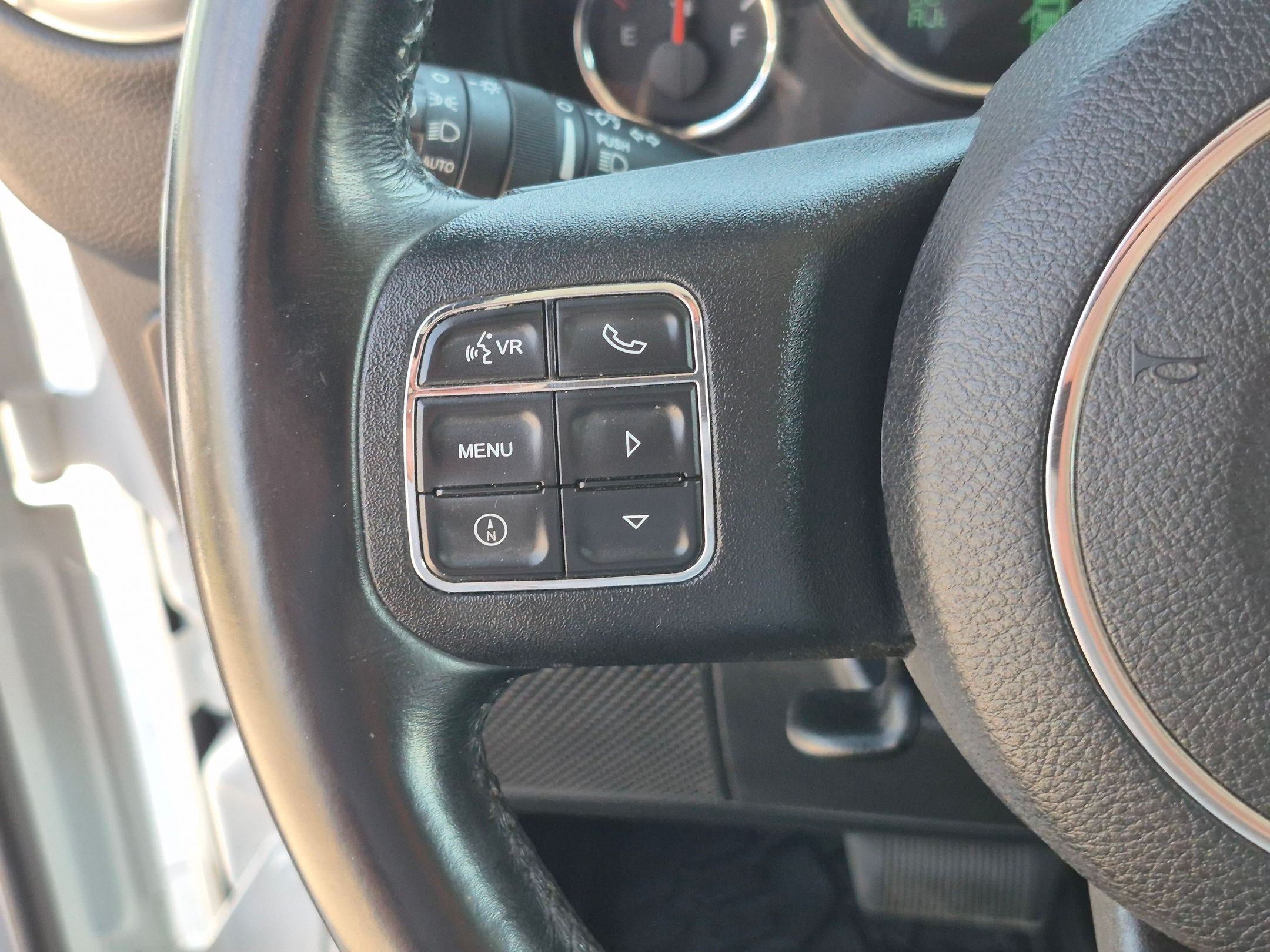 Used 2017 Jeep Wrangler Unlimited Rubicon w/ Cold Weather Group AWD/4WD image 17
