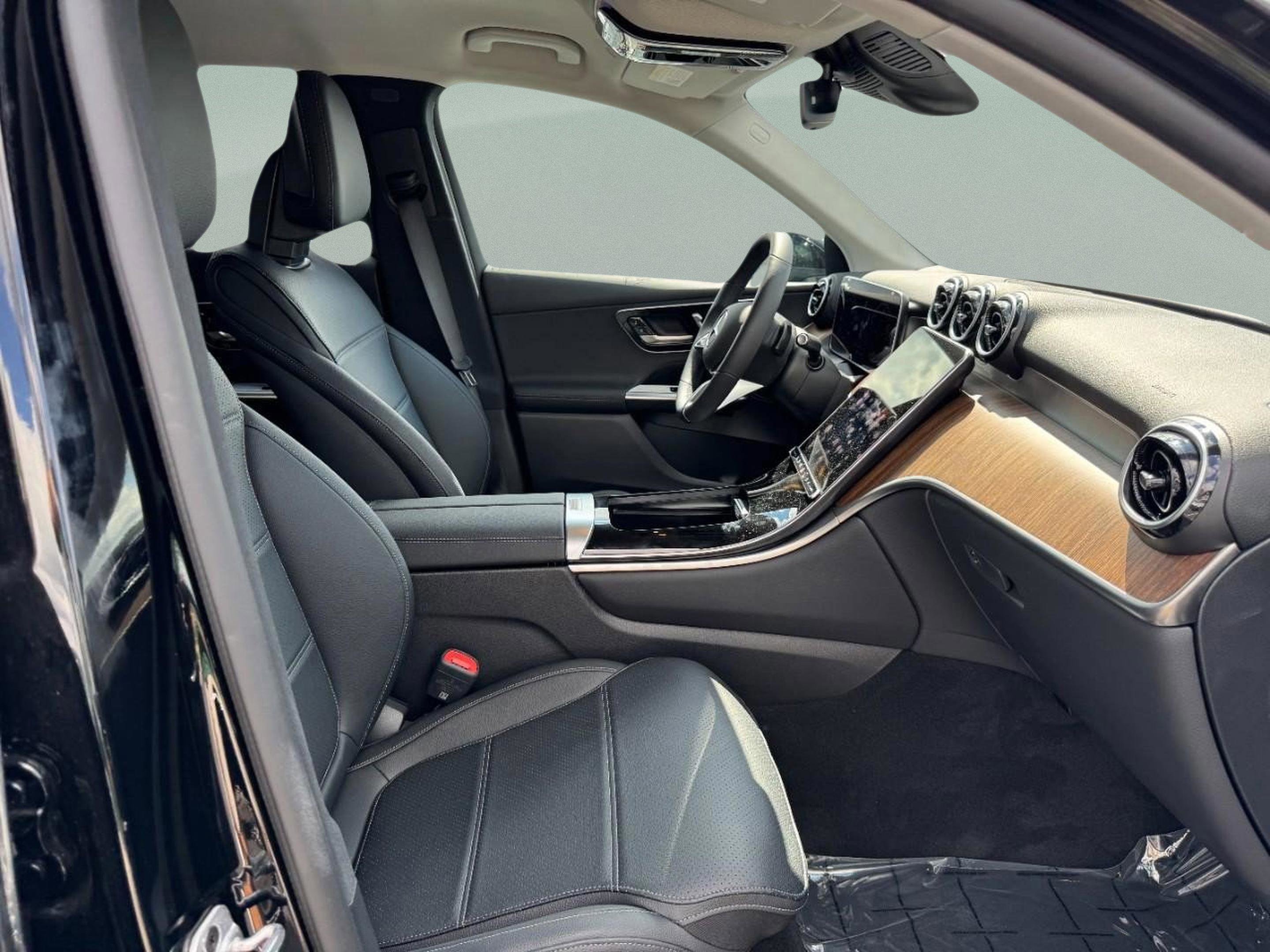 Certified 2025 Mercedes-Benz GLC 350e 4MATIC image 12