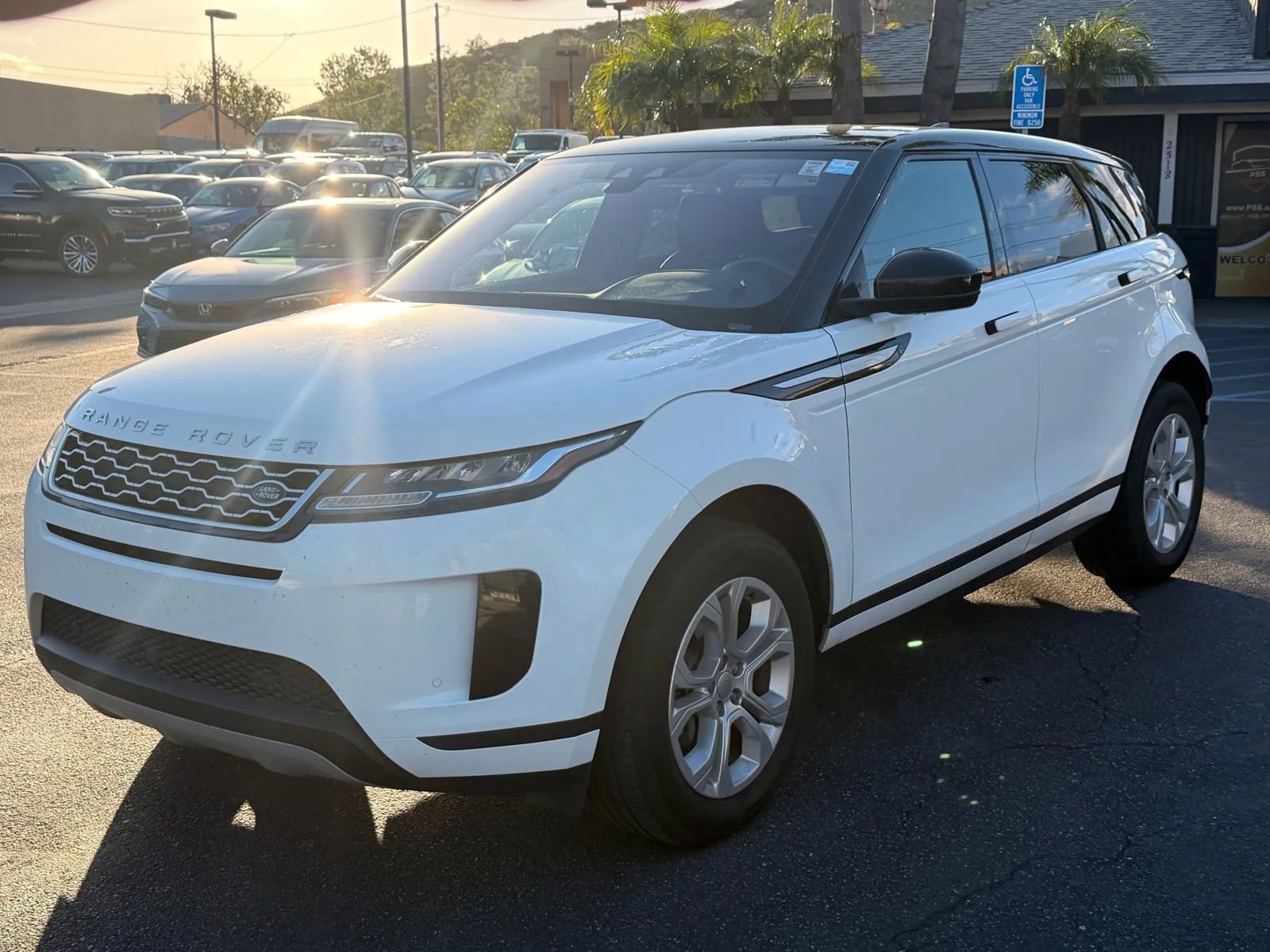 Used 2020 Land Rover Range Rover Evoque S image 3