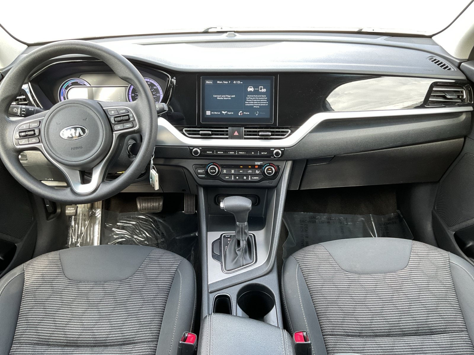 Used 2020 Kia Niro LX FWD image 10